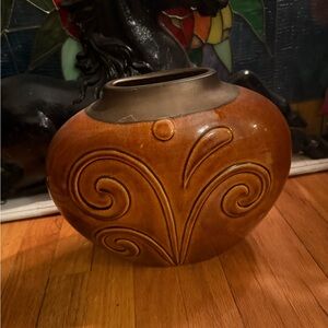 Vintage Fine Art Ceramic Elegant Brown Swirl Vase